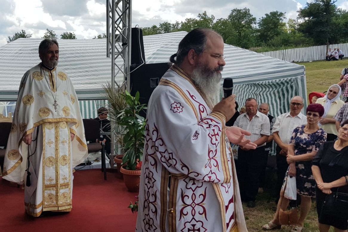 Biserica satului Ivănești, sfinţită de Episcopul Huşilor