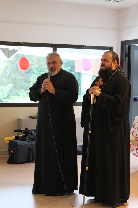 PS Atanasie de Bogdania, în tabără alături de copii