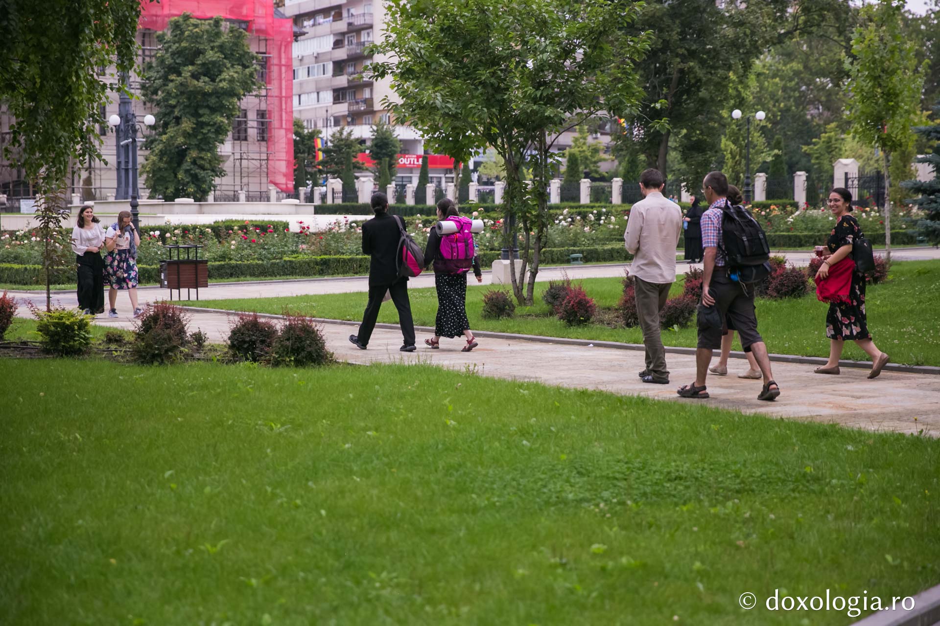 A început a patra ediție a pelerinajului pedestru „Pe urmele Sfinţilor Nemţeni”