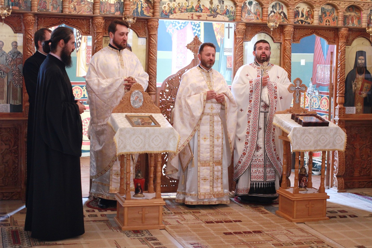 Emoţii deosebite la revederea Promoţiei 2008, la Seminarul Teologic Dorohoi