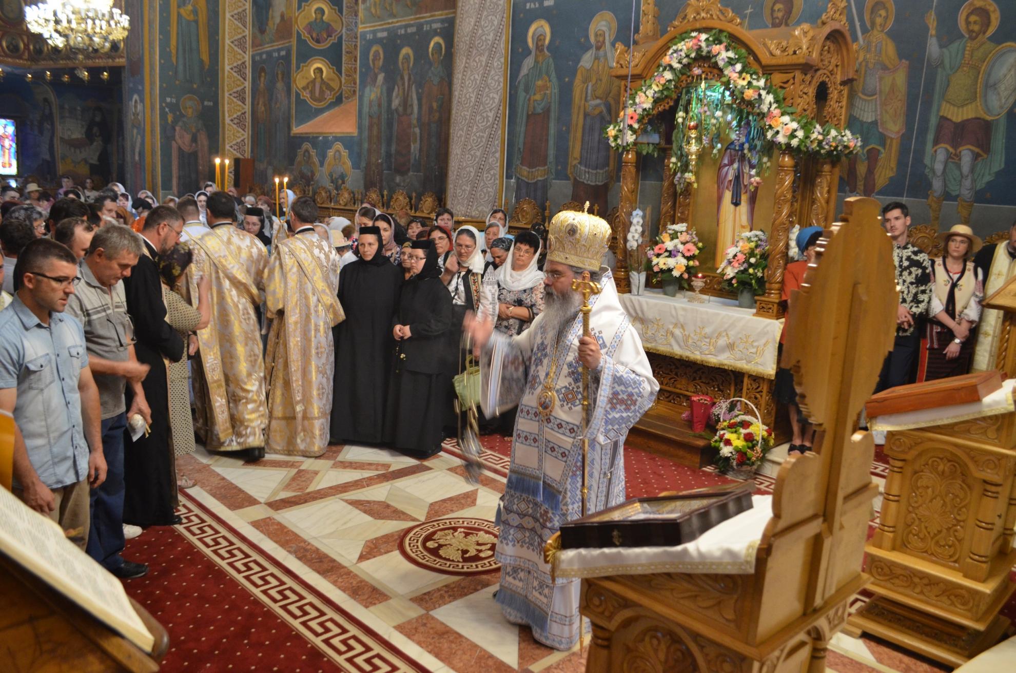 Preasfinţitul Ignatie: „Învăţăm din viaţa Sfintei Chiriachi perseverenţa frumoasă şi discretă în credinţă!”