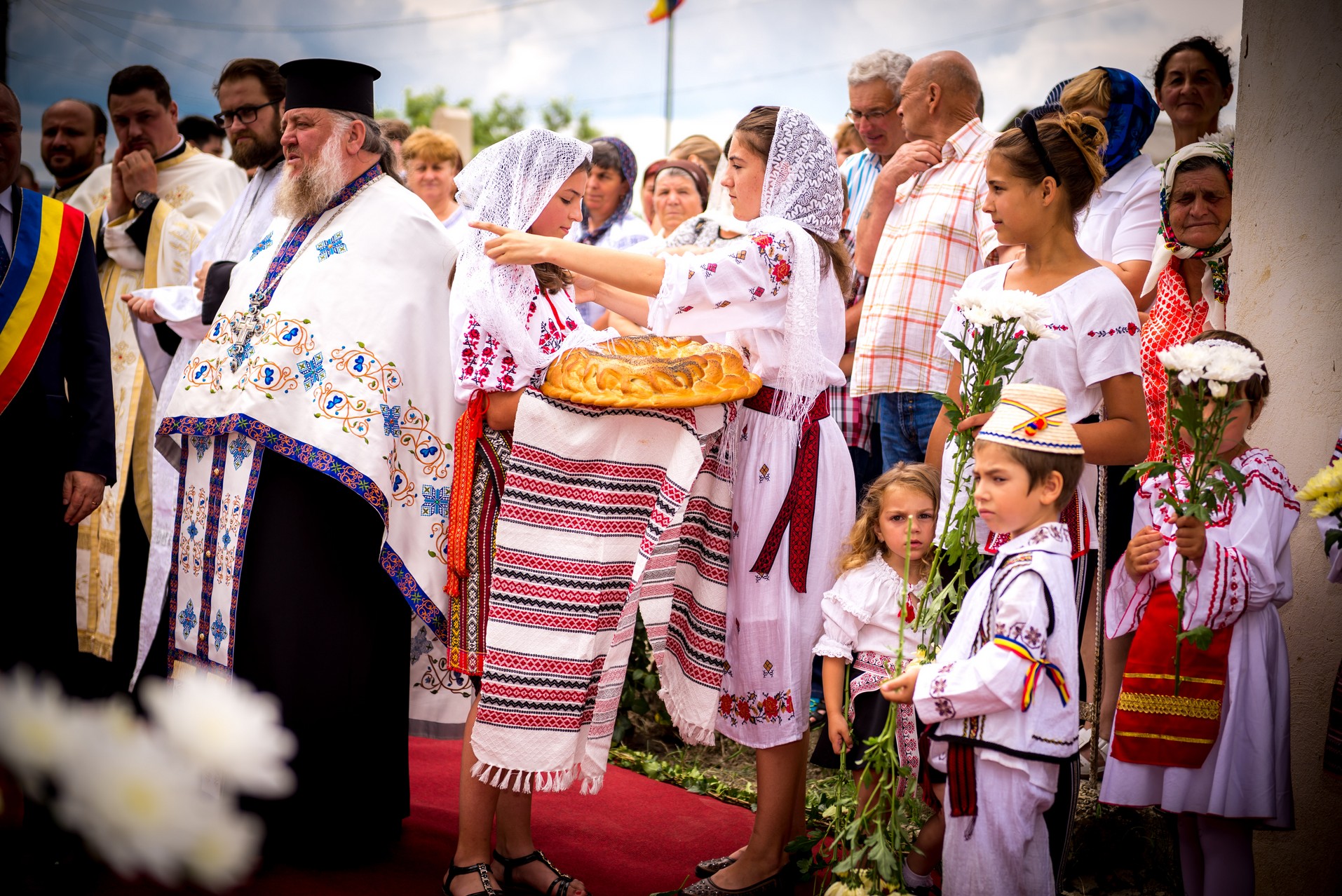 Sfinţire de casă parohială în Cucuteni - Leţcani, oficiată de IPS Mitropolit Teofan
