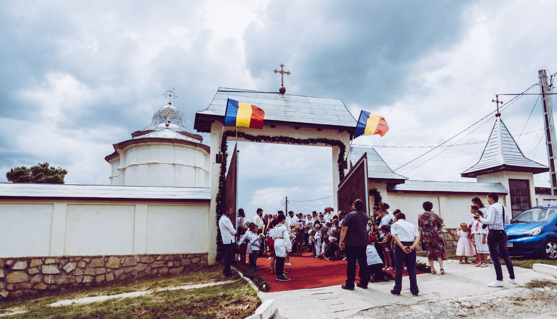 Sfinţire de casă parohială în Cucuteni - Leţcani, oficiată de IPS Mitropolit Teofan