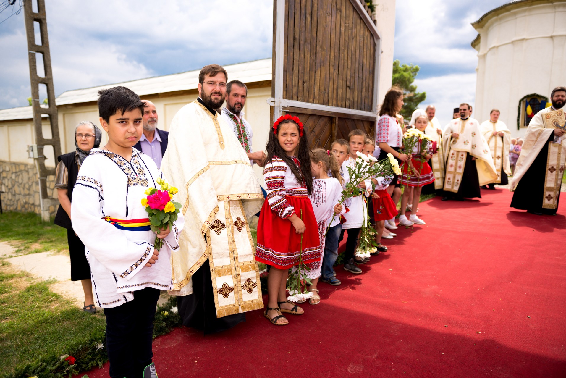 Sfinţire de casă parohială în Cucuteni - Leţcani, oficiată de IPS Mitropolit Teofan