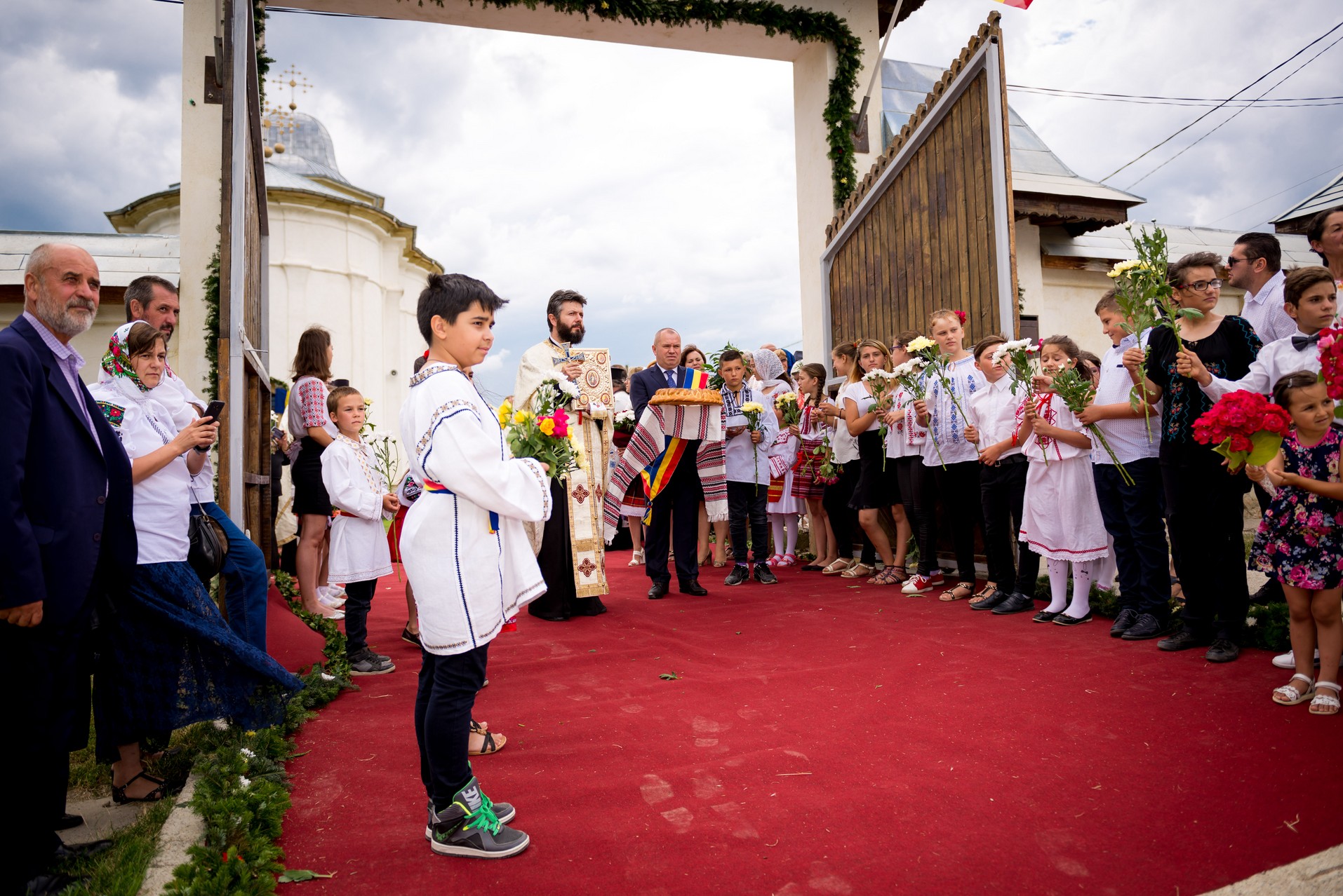 Sfinţire de casă parohială în Cucuteni - Leţcani, oficiată de IPS Mitropolit Teofan