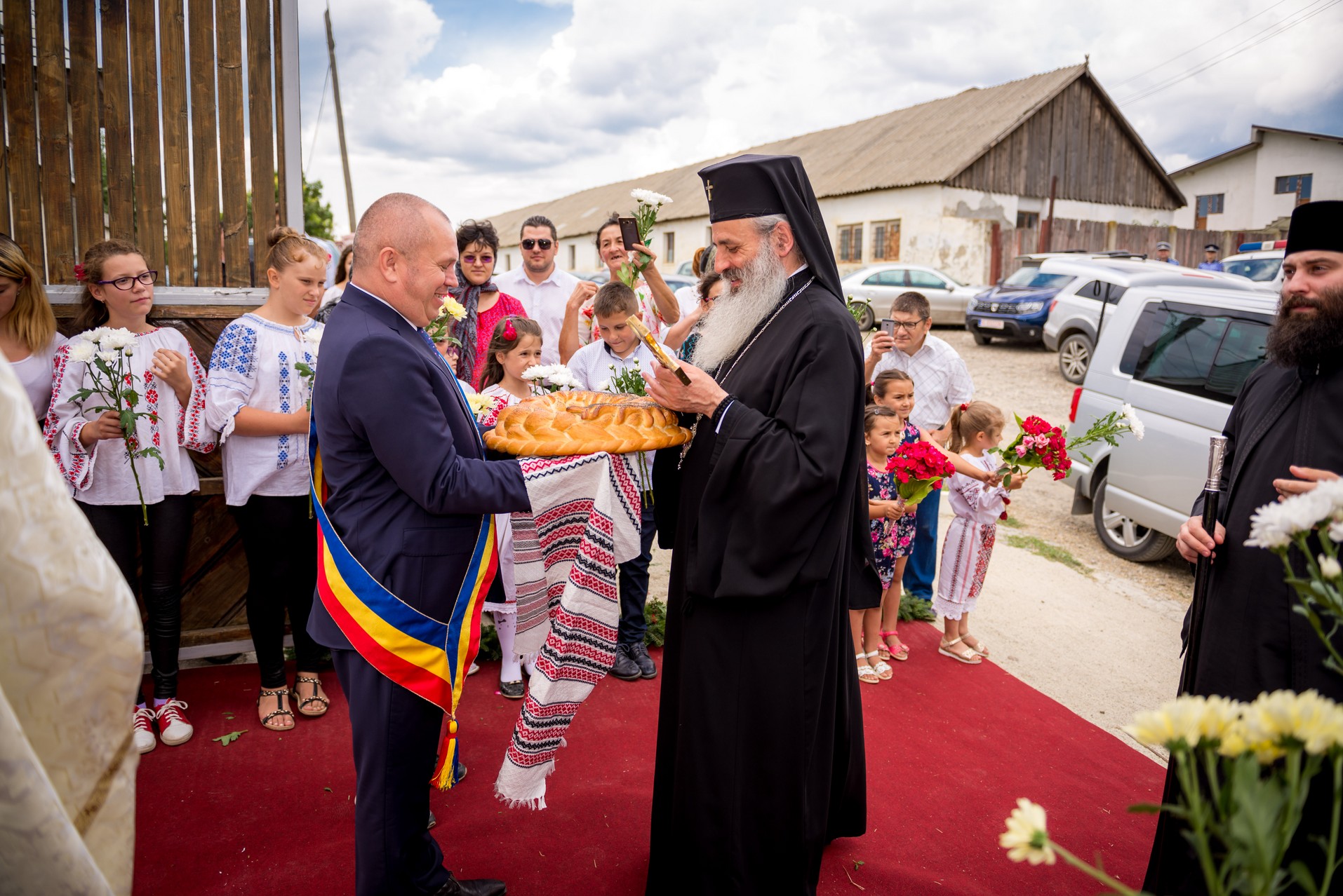 Sfinţire de casă parohială în Cucuteni - Leţcani, oficiată de IPS Mitropolit Teofan