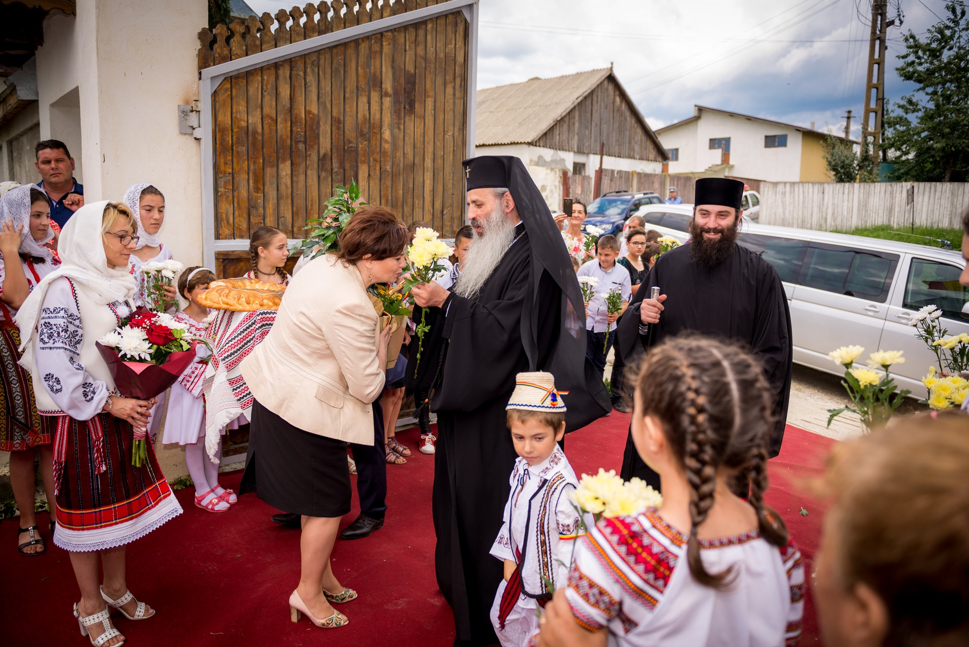 Sfinţire de casă parohială în Cucuteni - Leţcani, oficiată de IPS Mitropolit Teofan