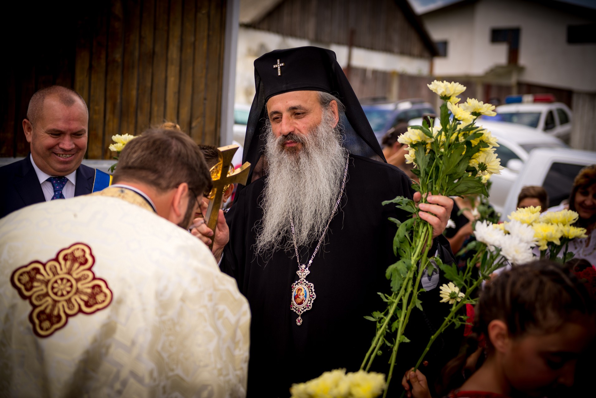Sfinţire de casă parohială în Cucuteni - Leţcani, oficiată de IPS Mitropolit Teofan