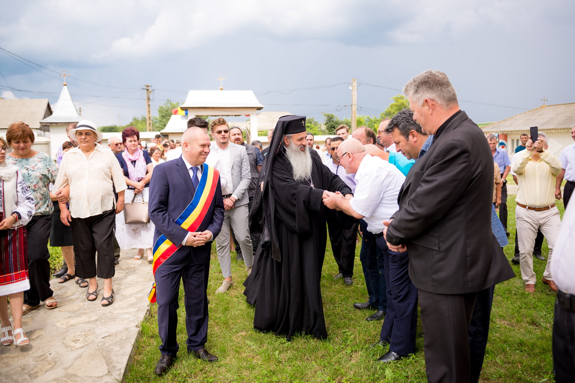 Sfinţire de casă parohială în Cucuteni - Leţcani, oficiată de IPS Mitropolit Teofan