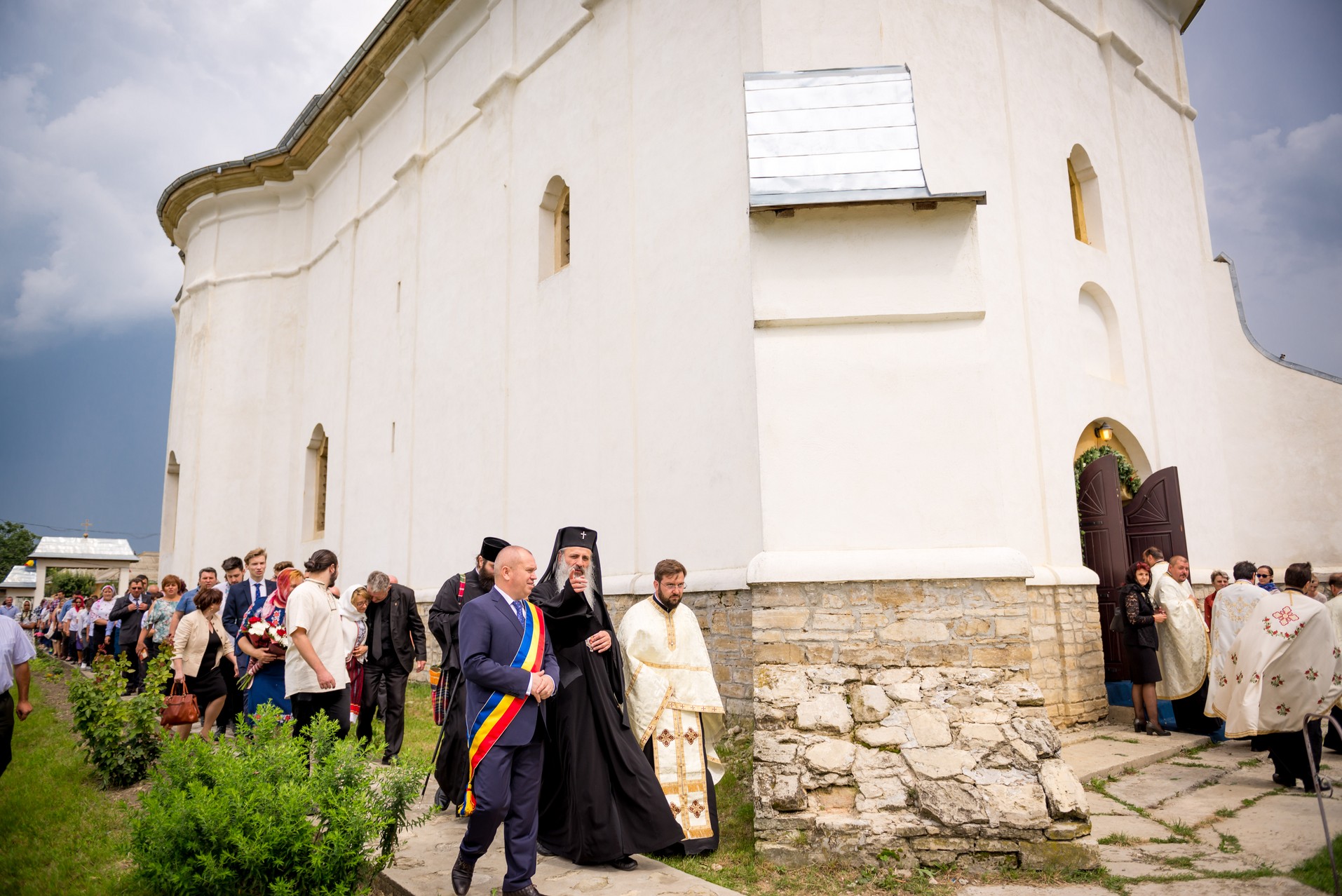 Sfinţire de casă parohială în Cucuteni - Leţcani, oficiată de IPS Mitropolit Teofan