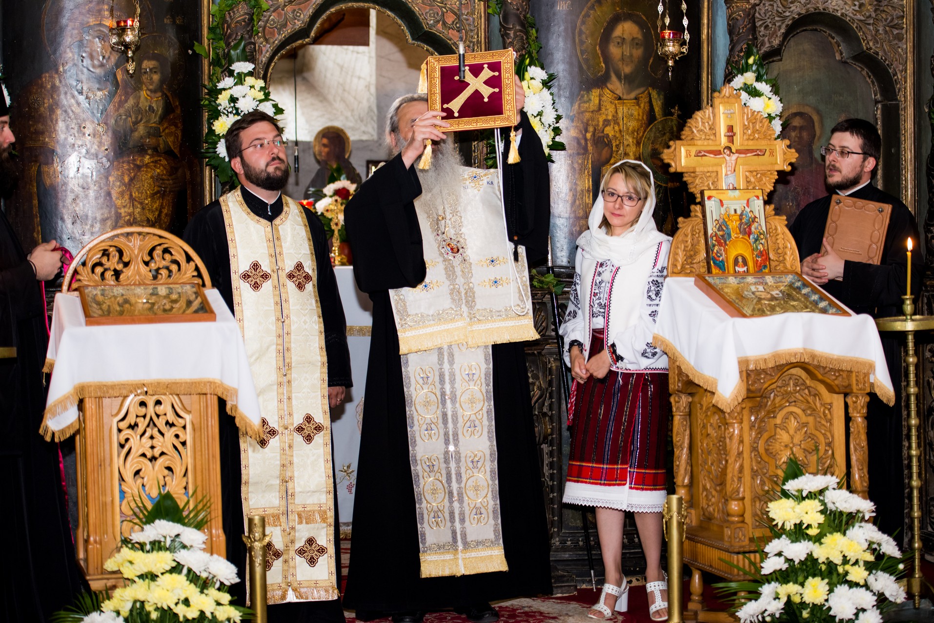 Sfinţire de casă parohială în Cucuteni - Leţcani, oficiată de IPS Mitropolit Teofan