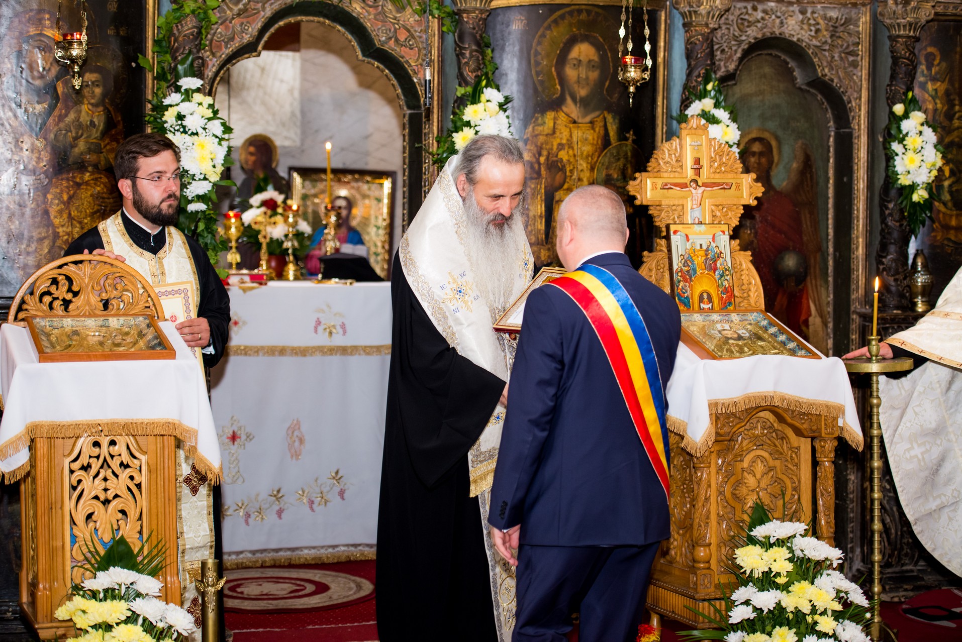 Sfinţire de casă parohială în Cucuteni - Leţcani, oficiată de IPS Mitropolit Teofan