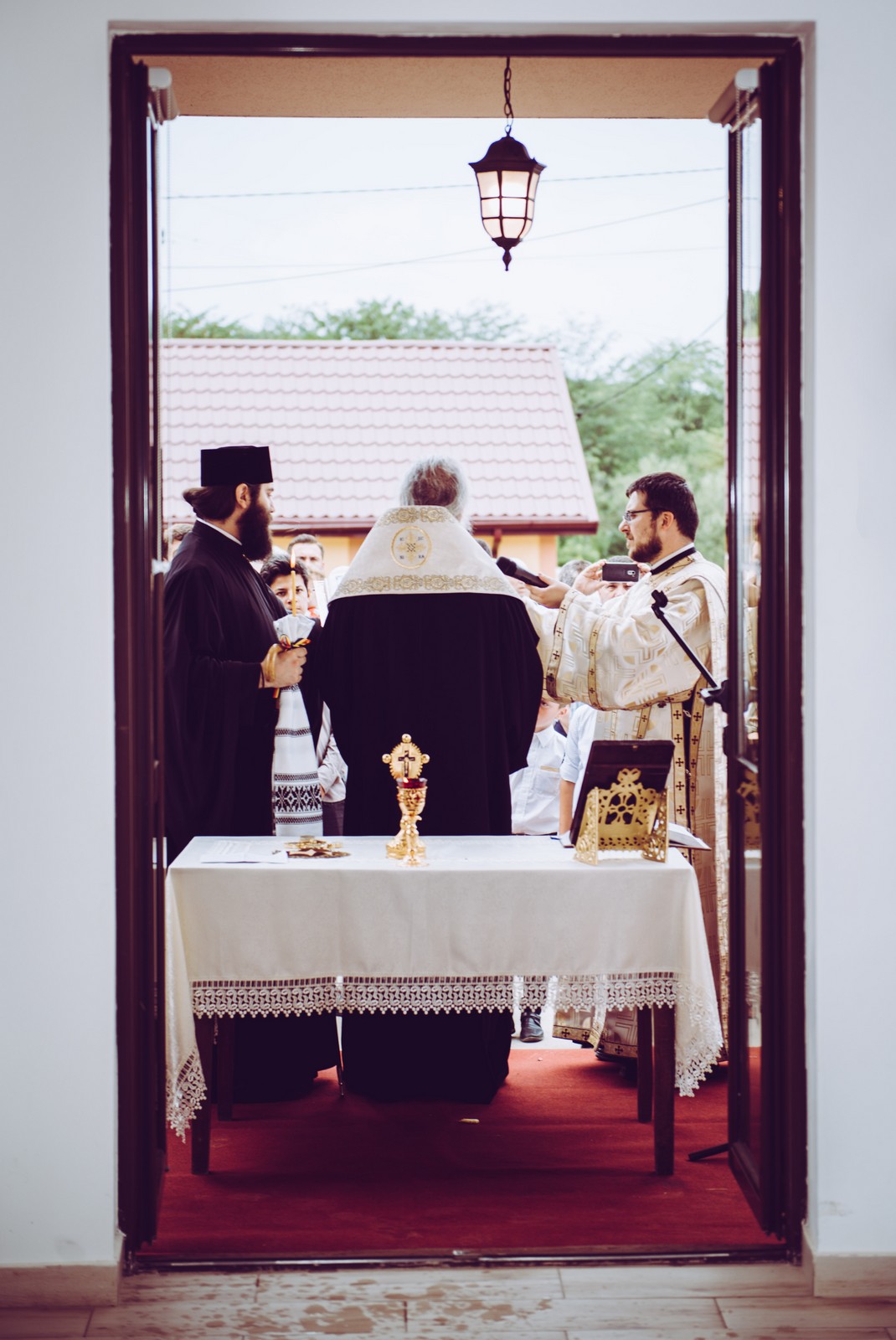 Sfinţire de casă parohială în Cucuteni - Leţcani, oficiată de IPS Mitropolit Teofan