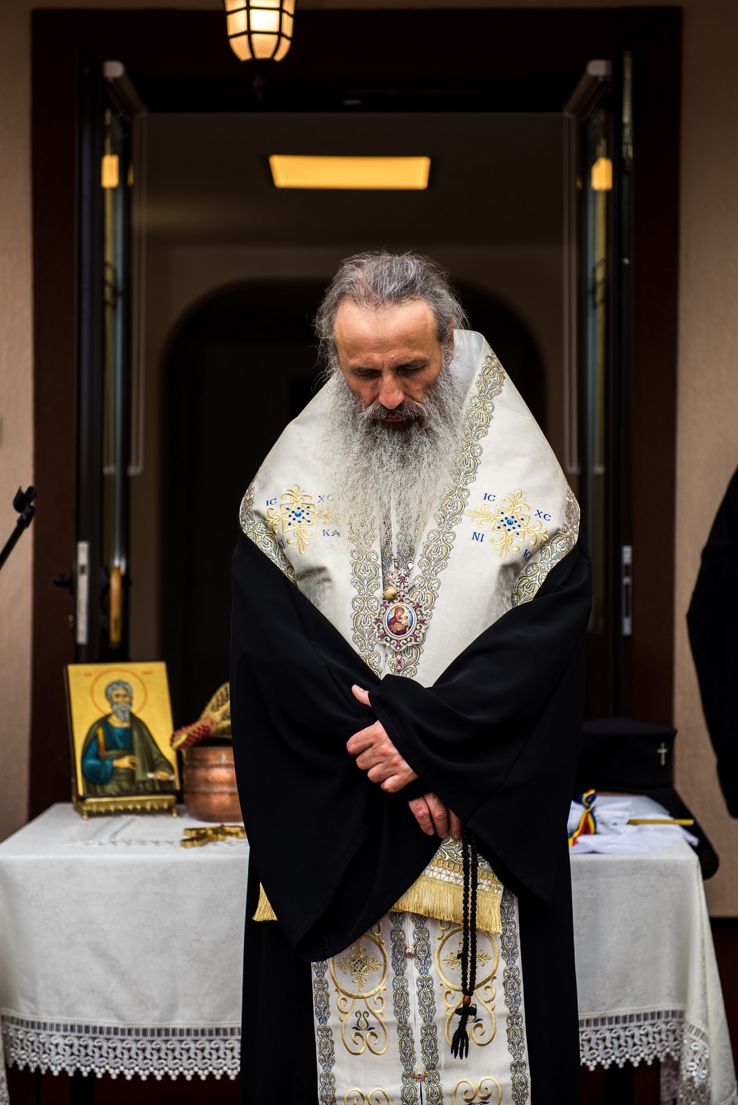 Sfinţire de casă parohială în Cucuteni - Leţcani, oficiată de IPS Mitropolit Teofan