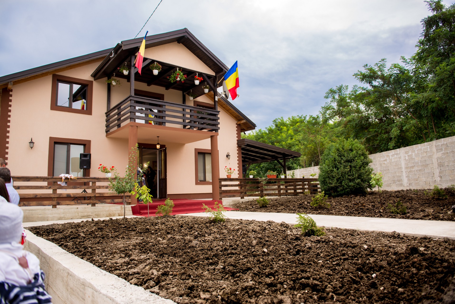 Sfinţire de casă parohială în Cucuteni - Leţcani, oficiată de IPS Mitropolit Teofan