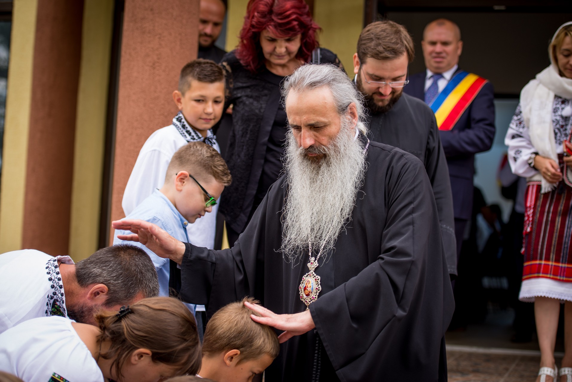 Sfinţire de casă parohială în Cucuteni - Leţcani, oficiată de IPS Mitropolit Teofan