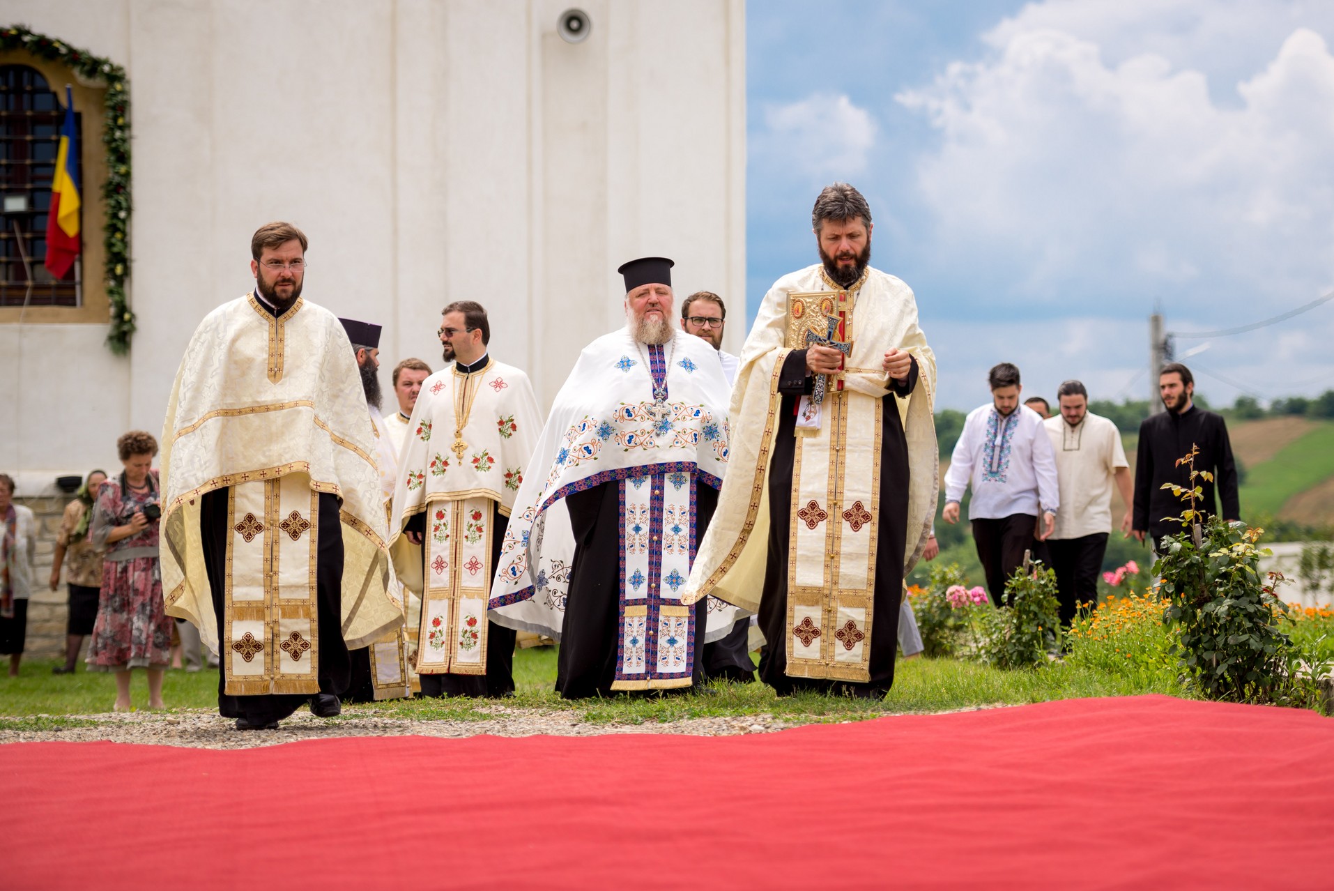 Sfinţire de casă parohială în Cucuteni - Leţcani, oficiată de IPS Mitropolit Teofan