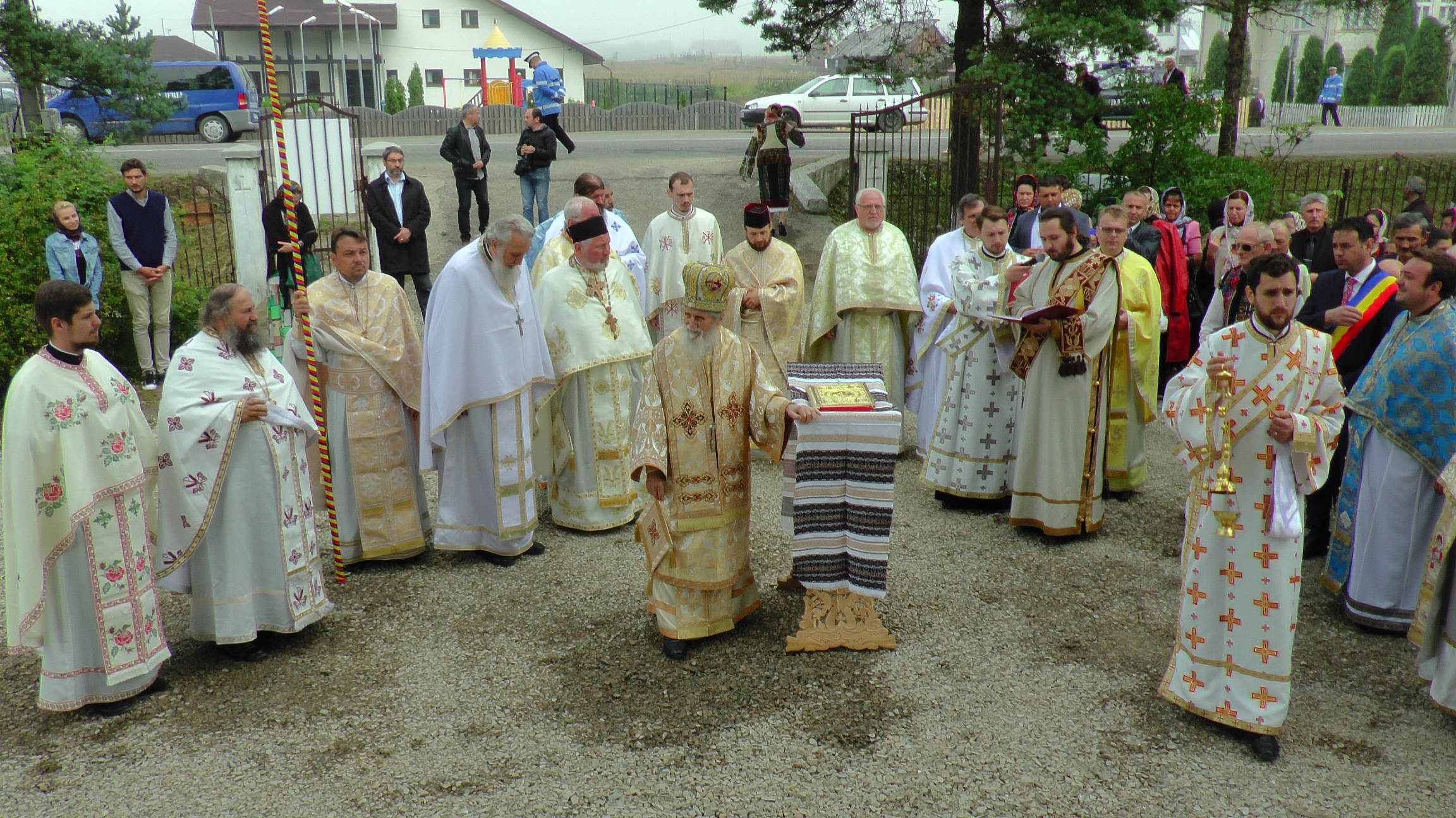 IPS Arhiepiscop Pimen, la Poiana Stampei: „Dumnezeu este Cel care desăvârşeşte lucrul mâinilor noastre”