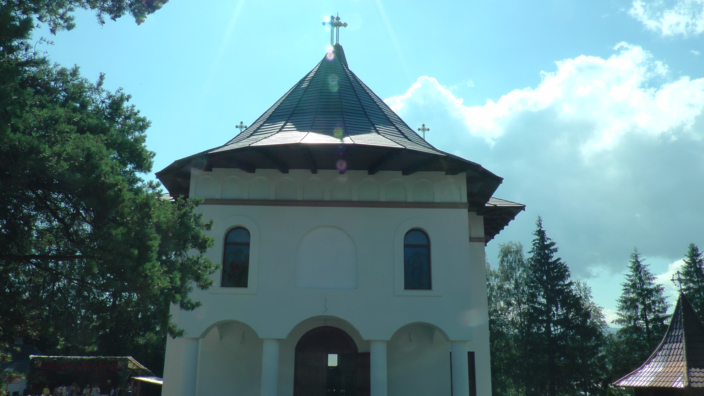 IPS Arhiepiscop Pimen, la Poiana Stampei: „Dumnezeu este Cel care desăvârşeşte lucrul mâinilor noastre”