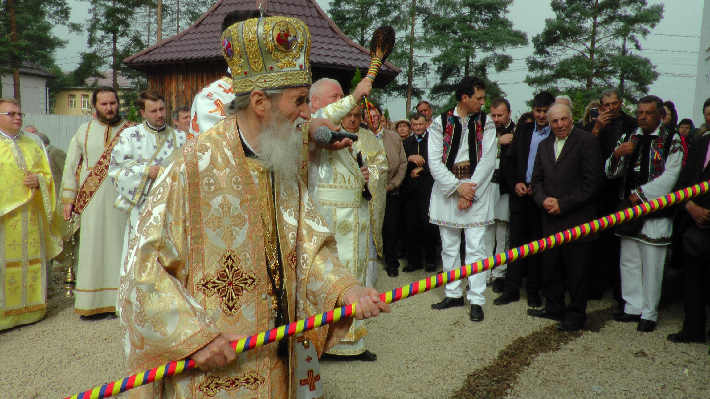 IPS Arhiepiscop Pimen, la Poiana Stampei: „Dumnezeu este Cel care desăvârşeşte lucrul mâinilor noastre”