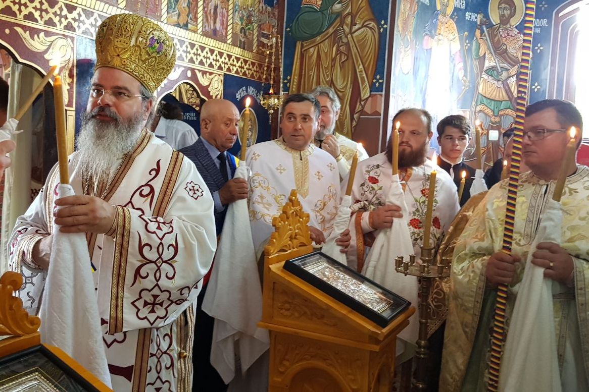 Biserica satului Ivănești, sfinţită de Episcopul Huşilor