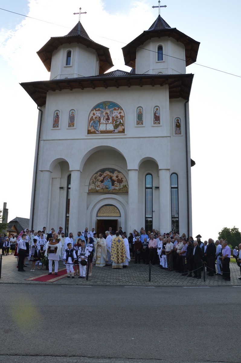A fost sfinţită pictura bisericii din Botoşana