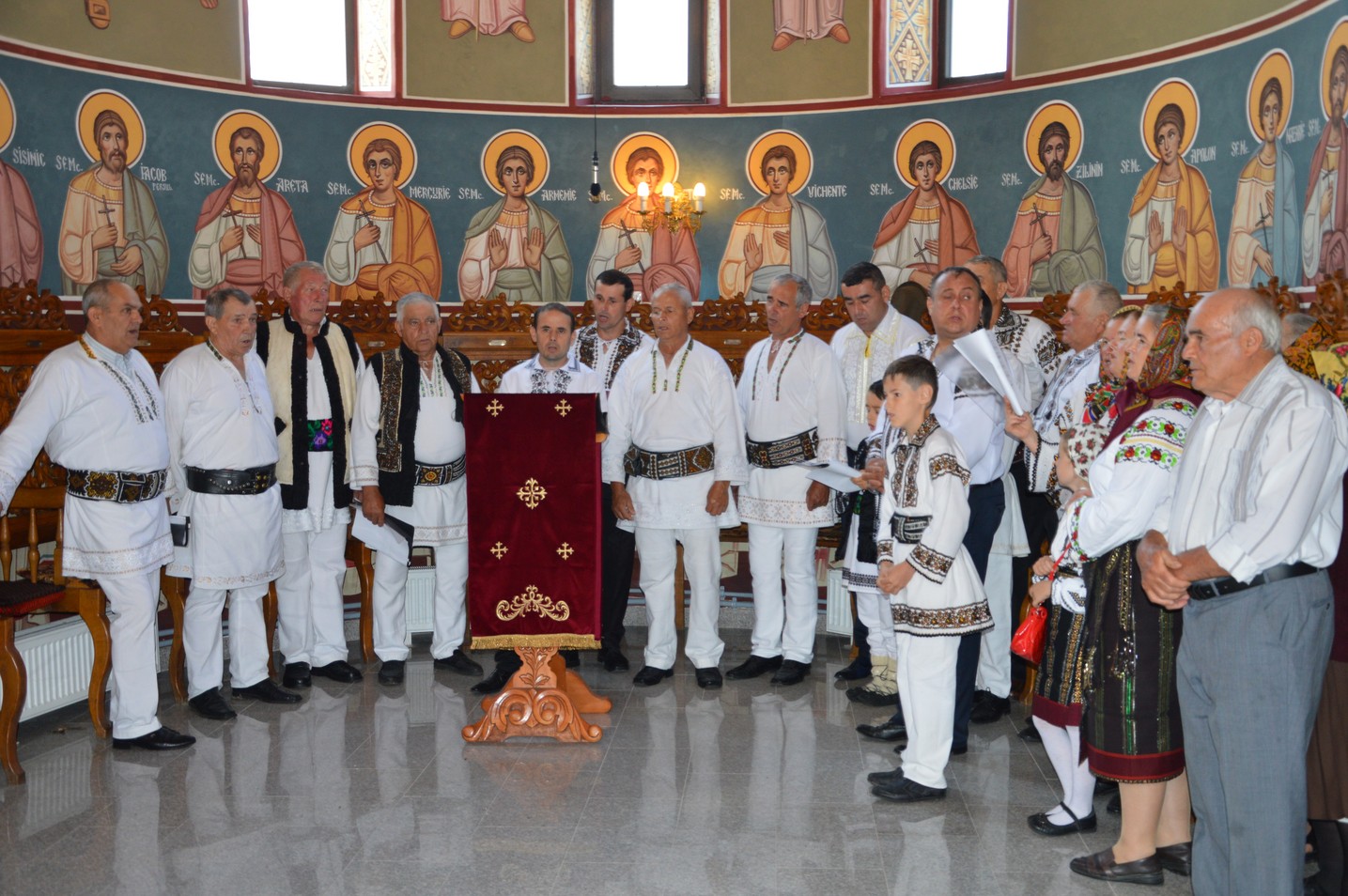 A fost sfinţită pictura bisericii din Botoşana
