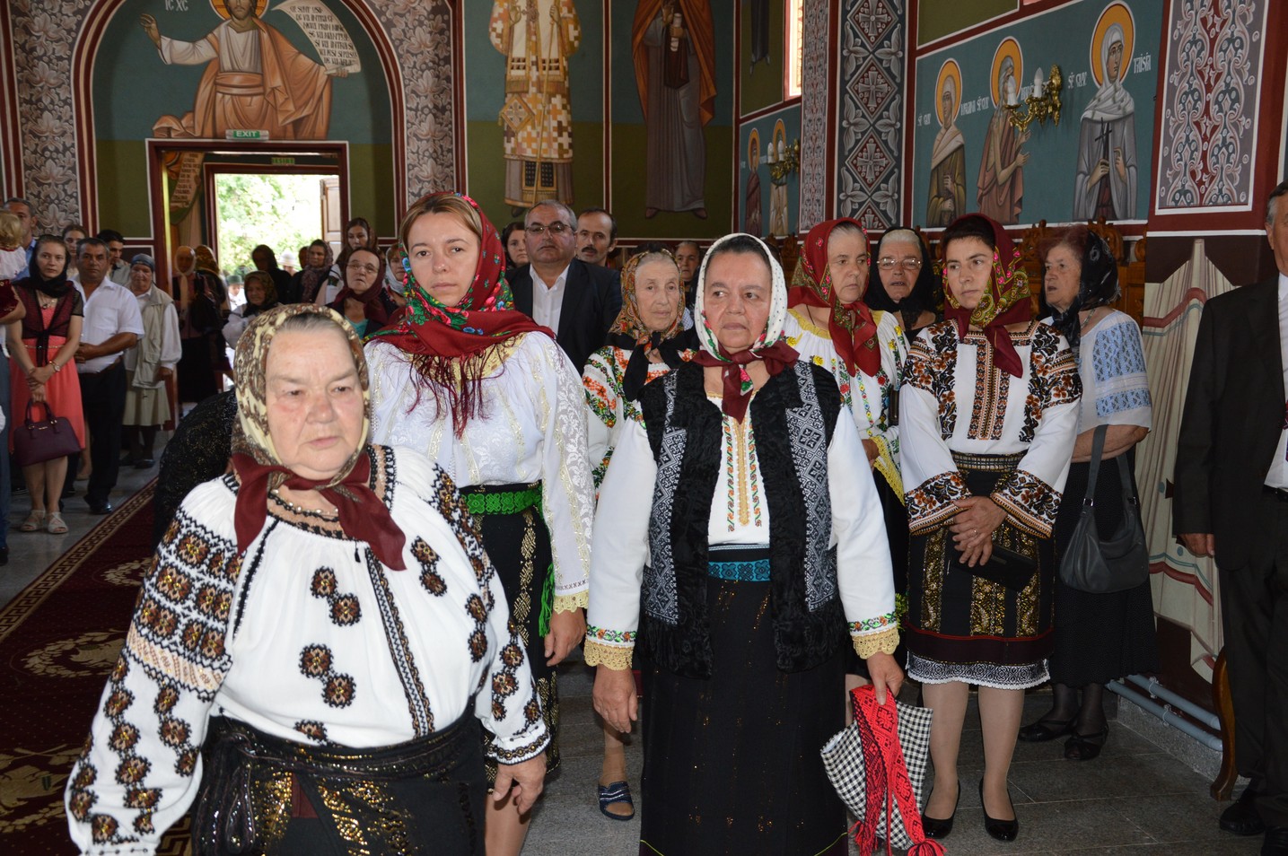 A fost sfinţită pictura bisericii din Botoşana