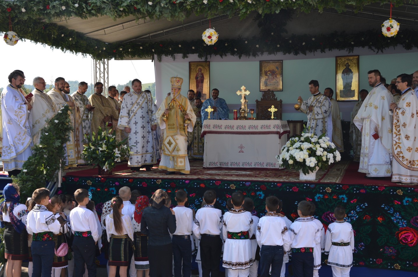 A fost sfinţită pictura bisericii din Botoşana