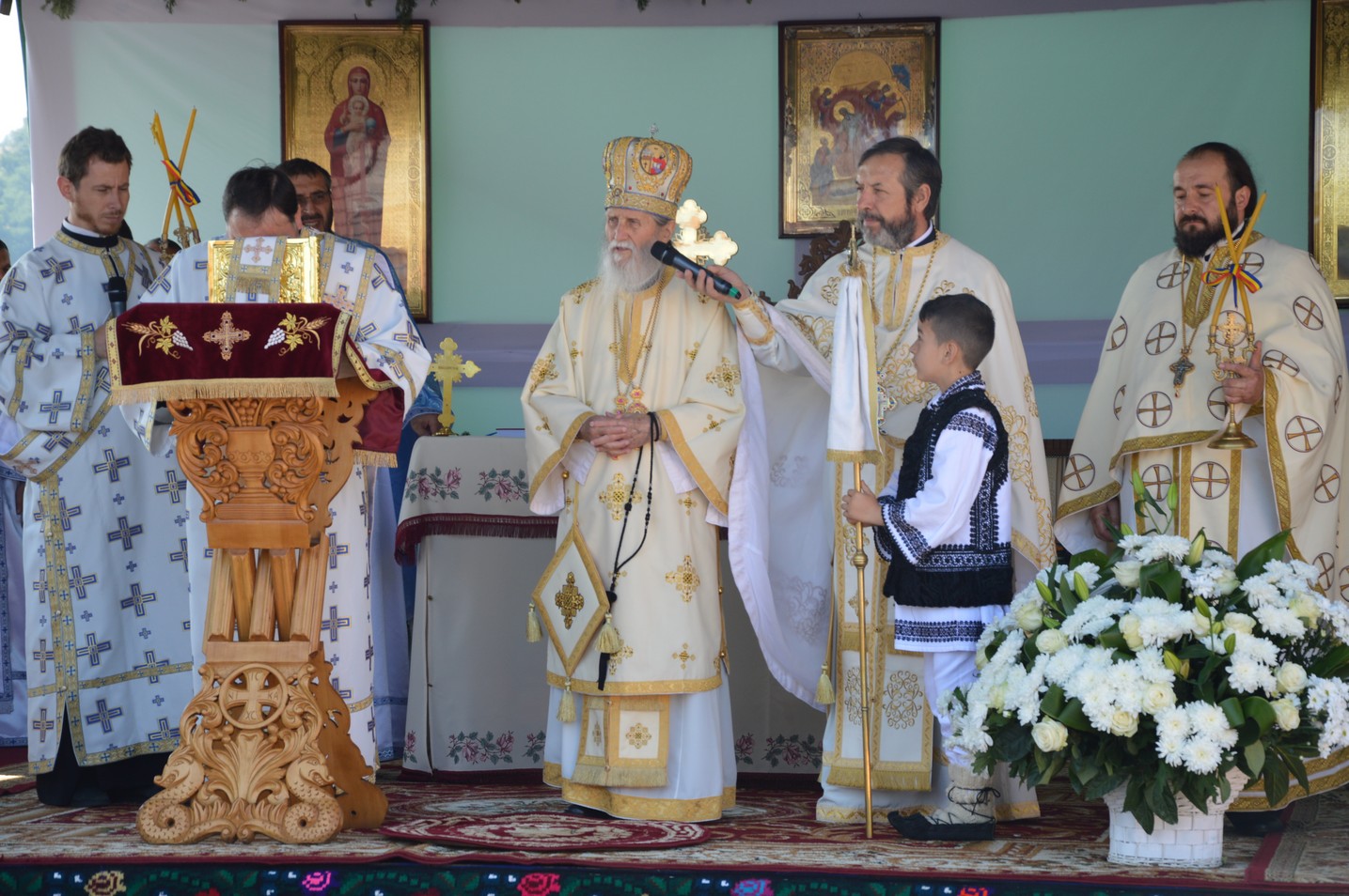 A fost sfinţită pictura bisericii din Botoşana