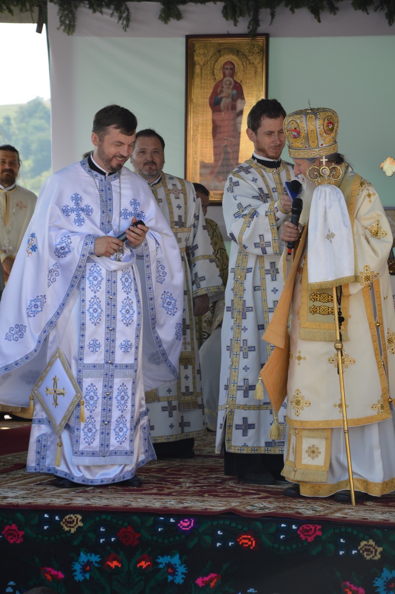 A fost sfinţită pictura bisericii din Botoşana