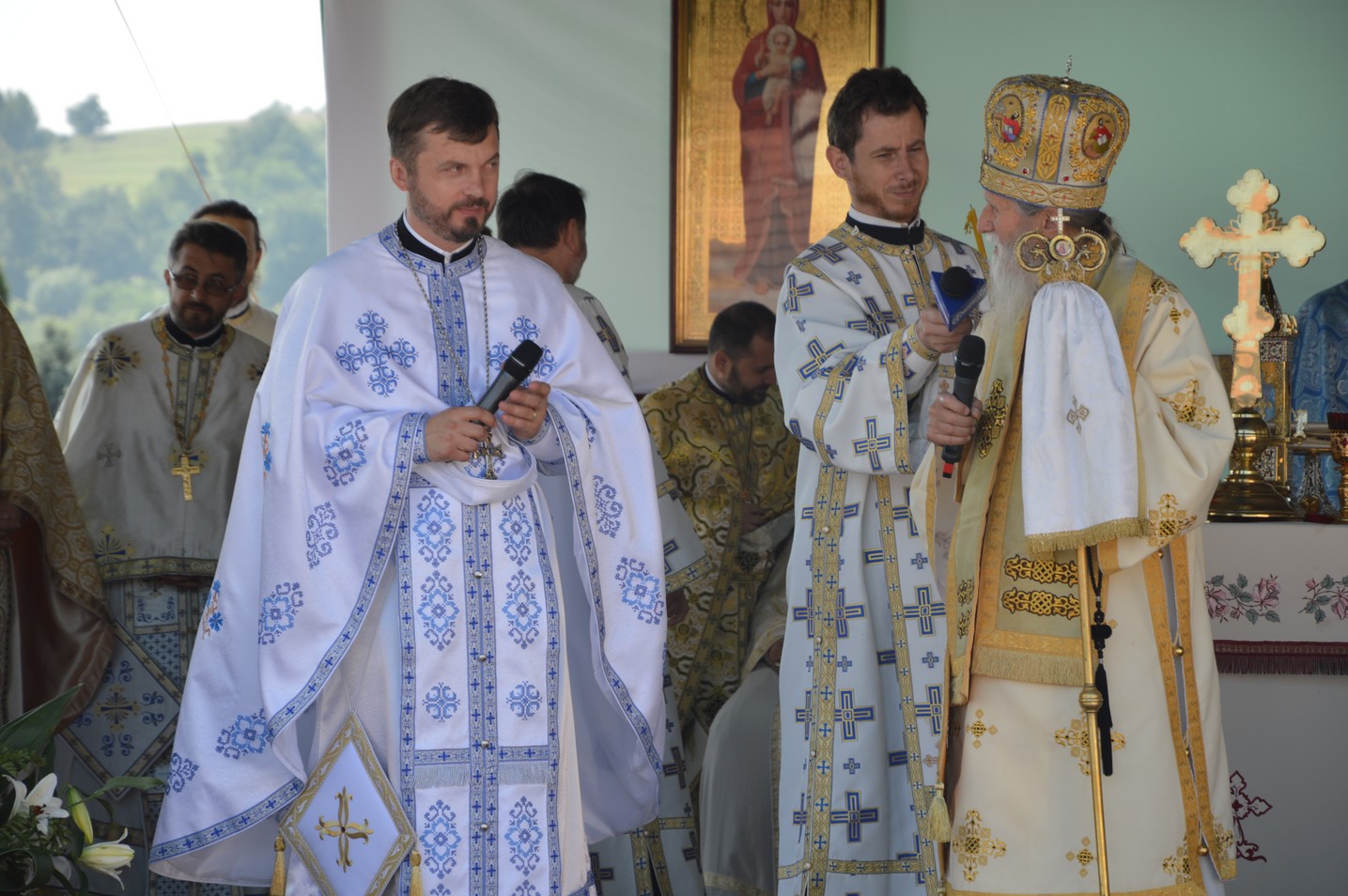 A fost sfinţită pictura bisericii din Botoşana