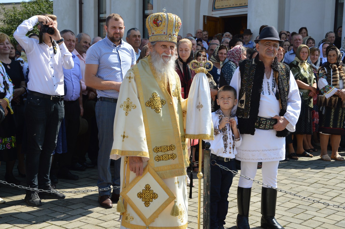 A fost sfinţită pictura bisericii din Botoşana