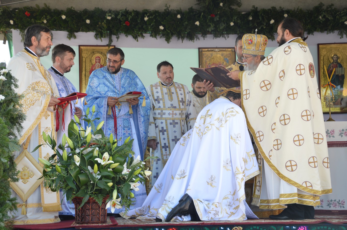 A fost sfinţită pictura bisericii din Botoşana