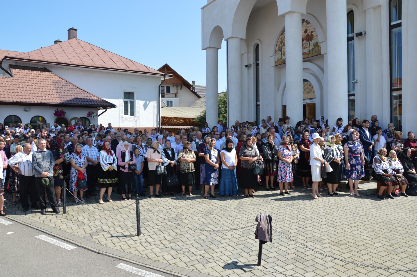 A fost sfinţită pictura bisericii din Botoşana
