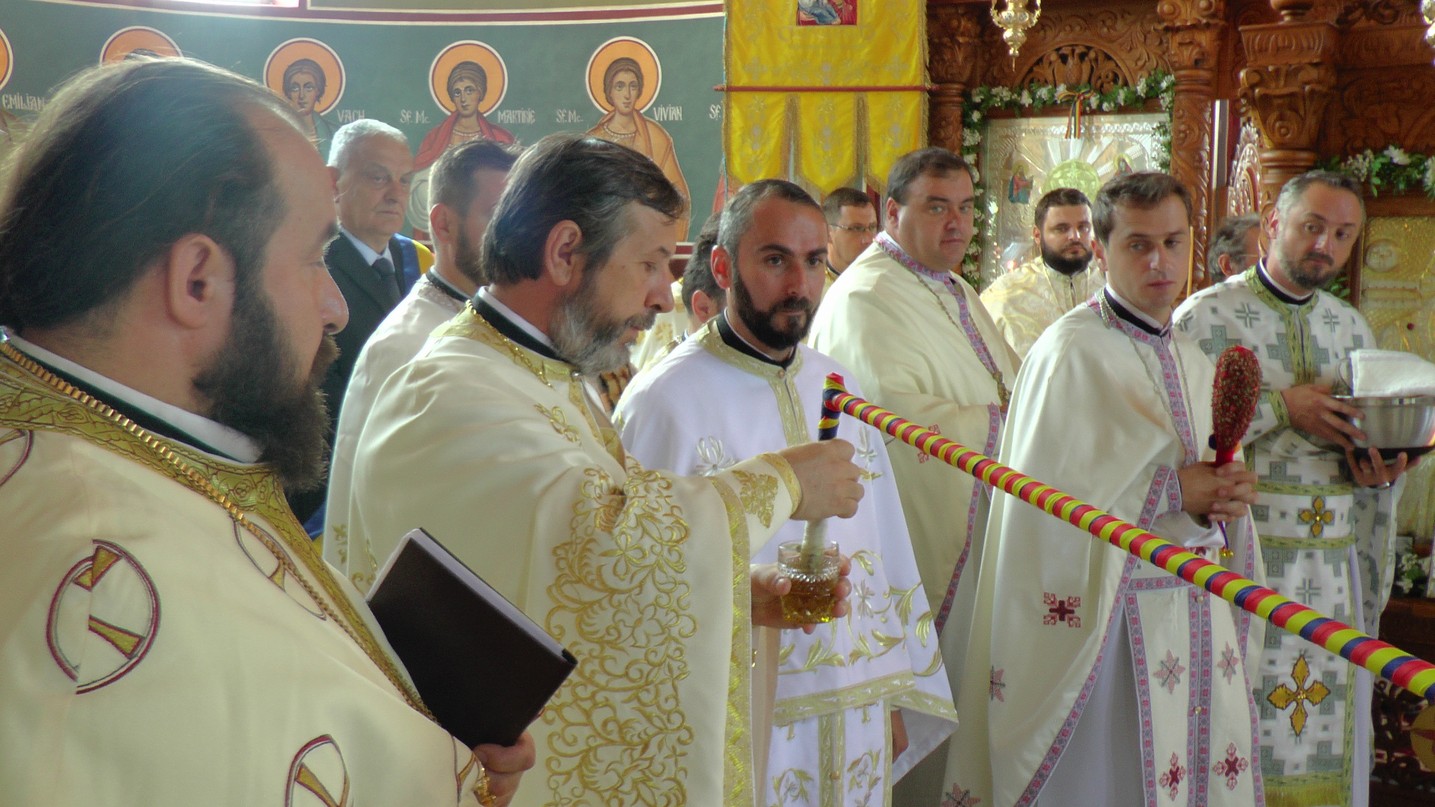 A fost sfinţită pictura bisericii din Botoşana