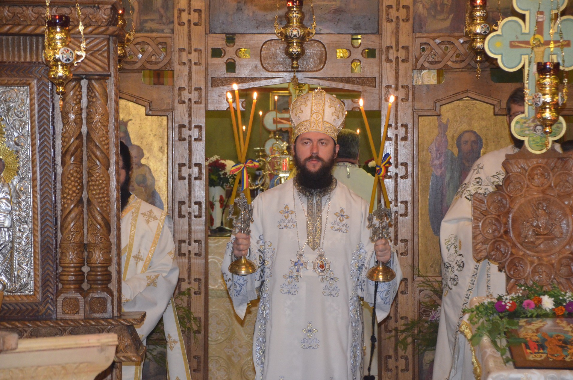 PS Damaschin: „Dumnezeu ne ştie viaţa noastră cu bunele şi cu mai puţin bunele ei”