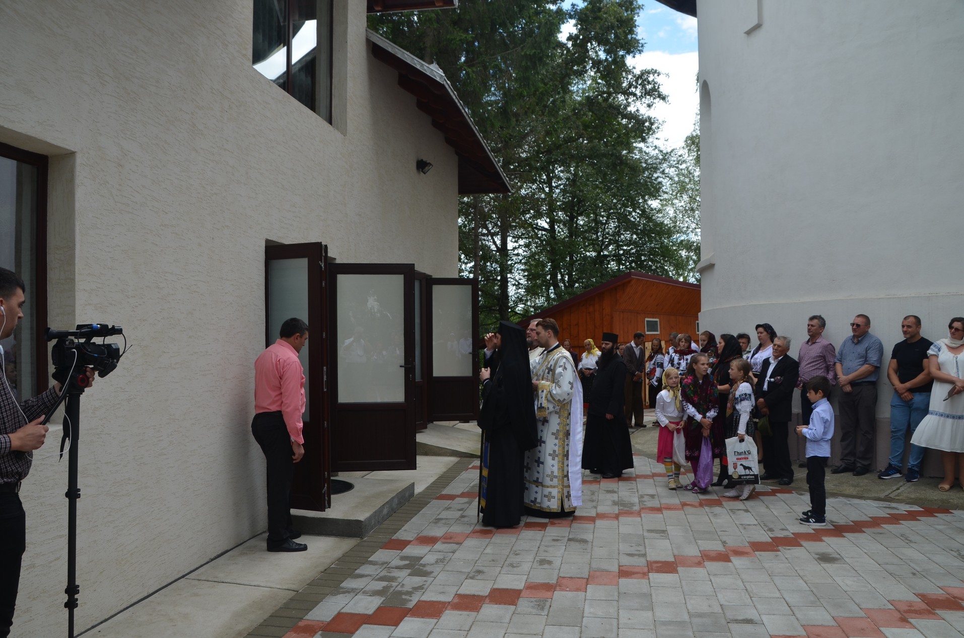 PS Damaschin: „Dumnezeu ne ştie viaţa noastră cu bunele şi cu mai puţin bunele ei”