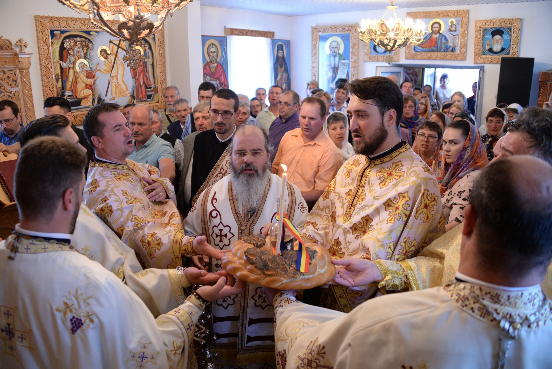 Prima biserică din Episcopia Hușilor cu hramul „Cinstirea Sfintei Icoane a Maicii Domnului Prodromița”