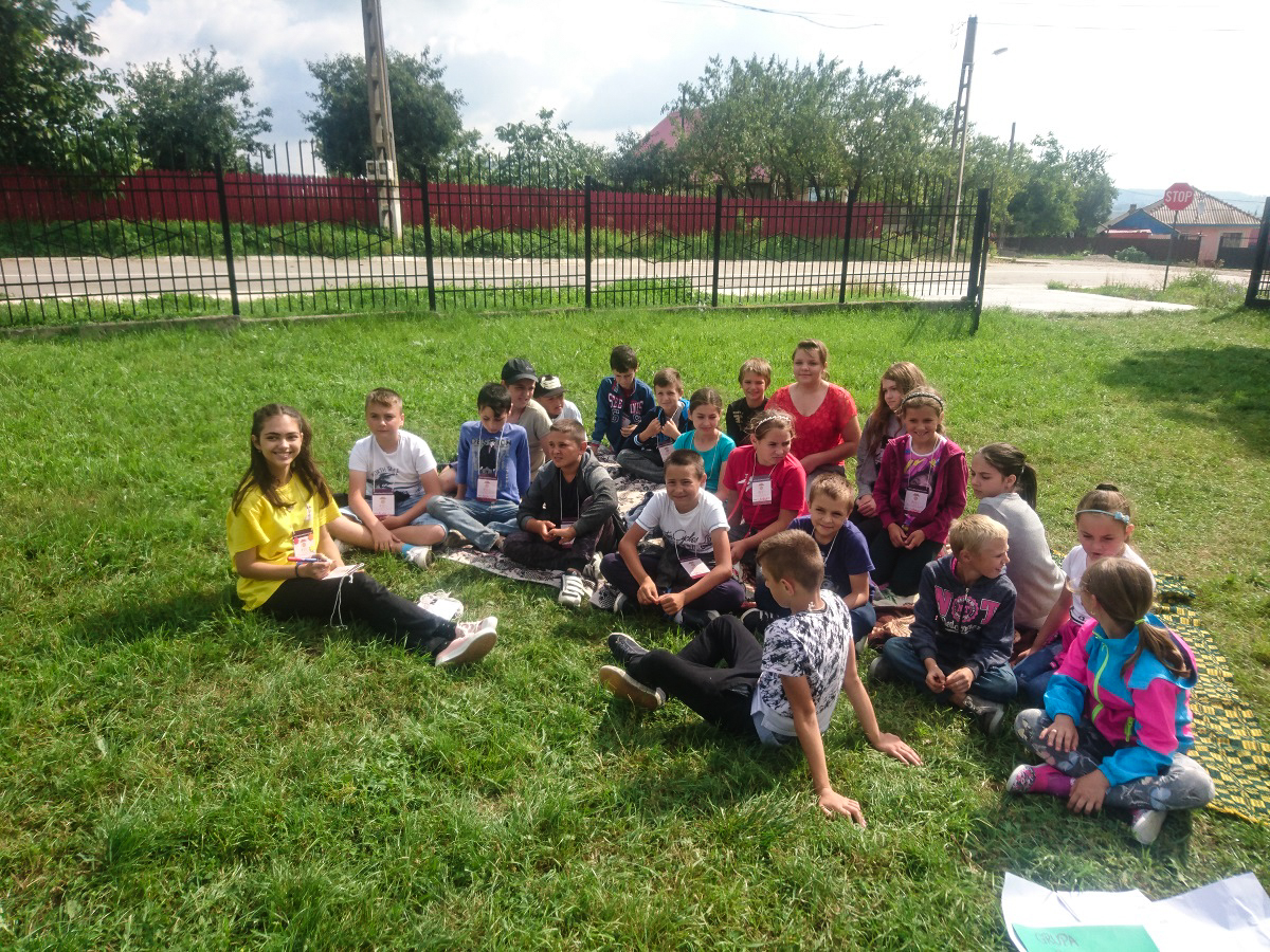 Tabăra din satul Bâcu sau cum să prinzi esenţialul într-o zi