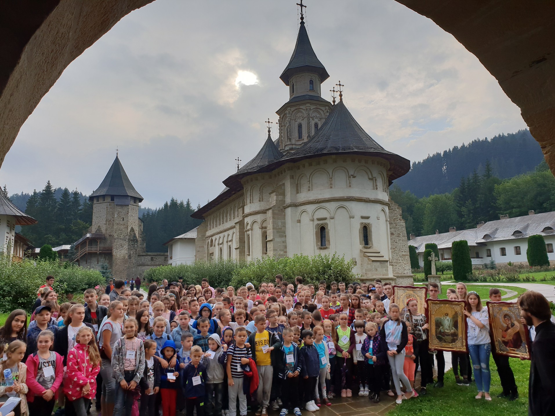 Tabăra de vară „Suflet bucovinean”, la cea de-a II-a ediţie, dedicată Centenarului Marii Uniri