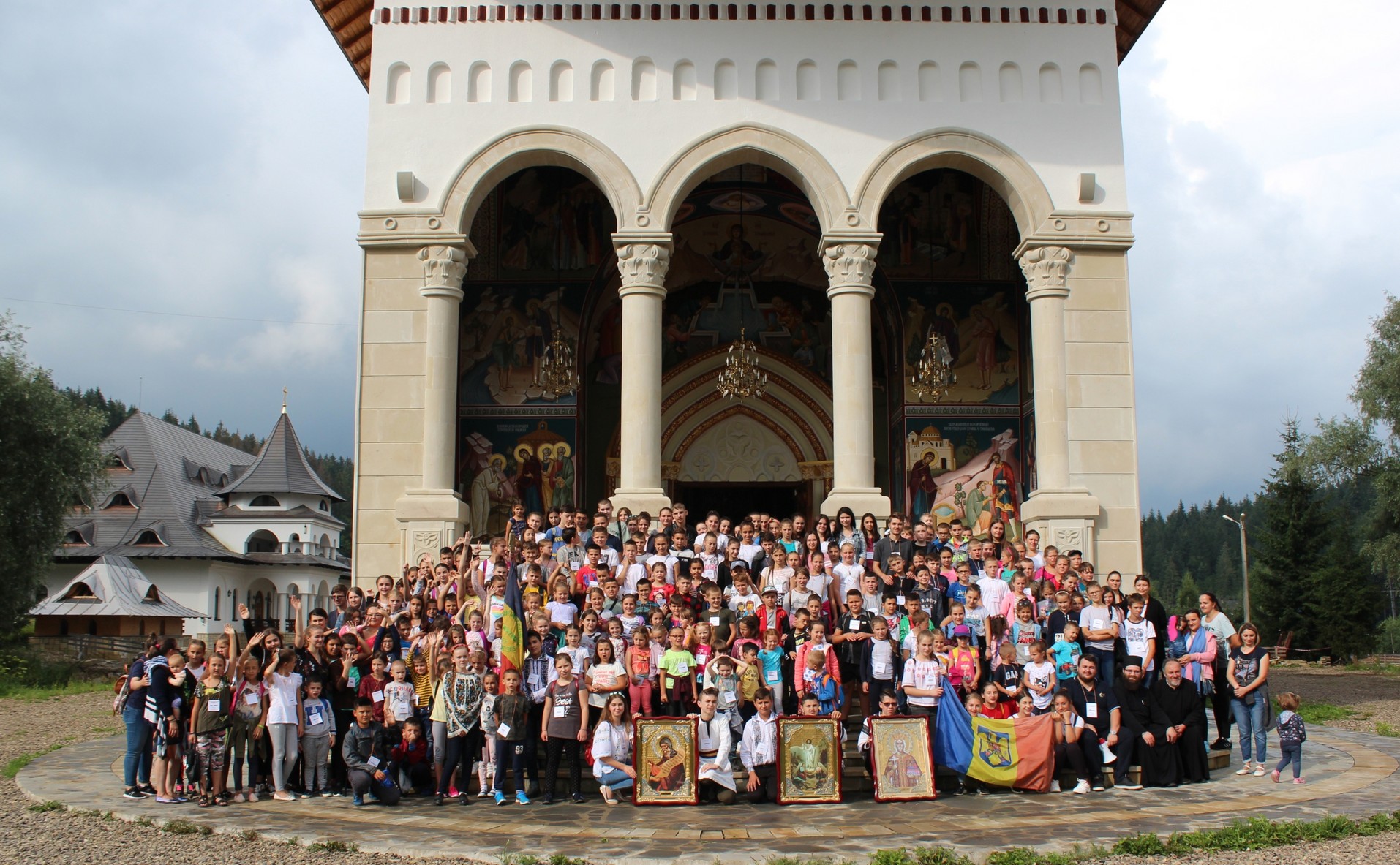 Tabăra de vară „Suflet bucovinean”, la cea de-a II-a ediţie, dedicată Centenarului Marii Uniri