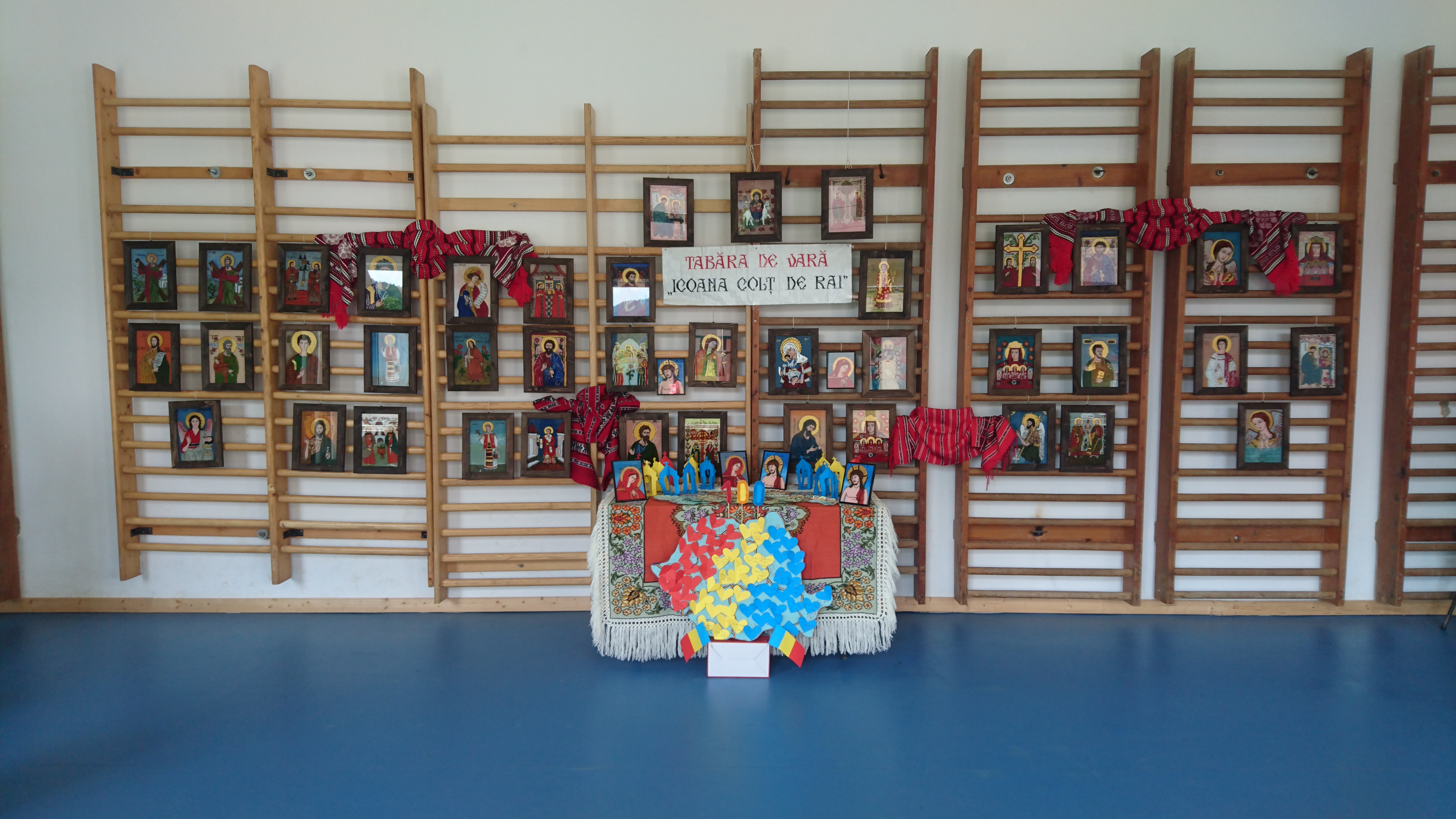 „Micul Apostol”, tabără de iconografie pe sticlă