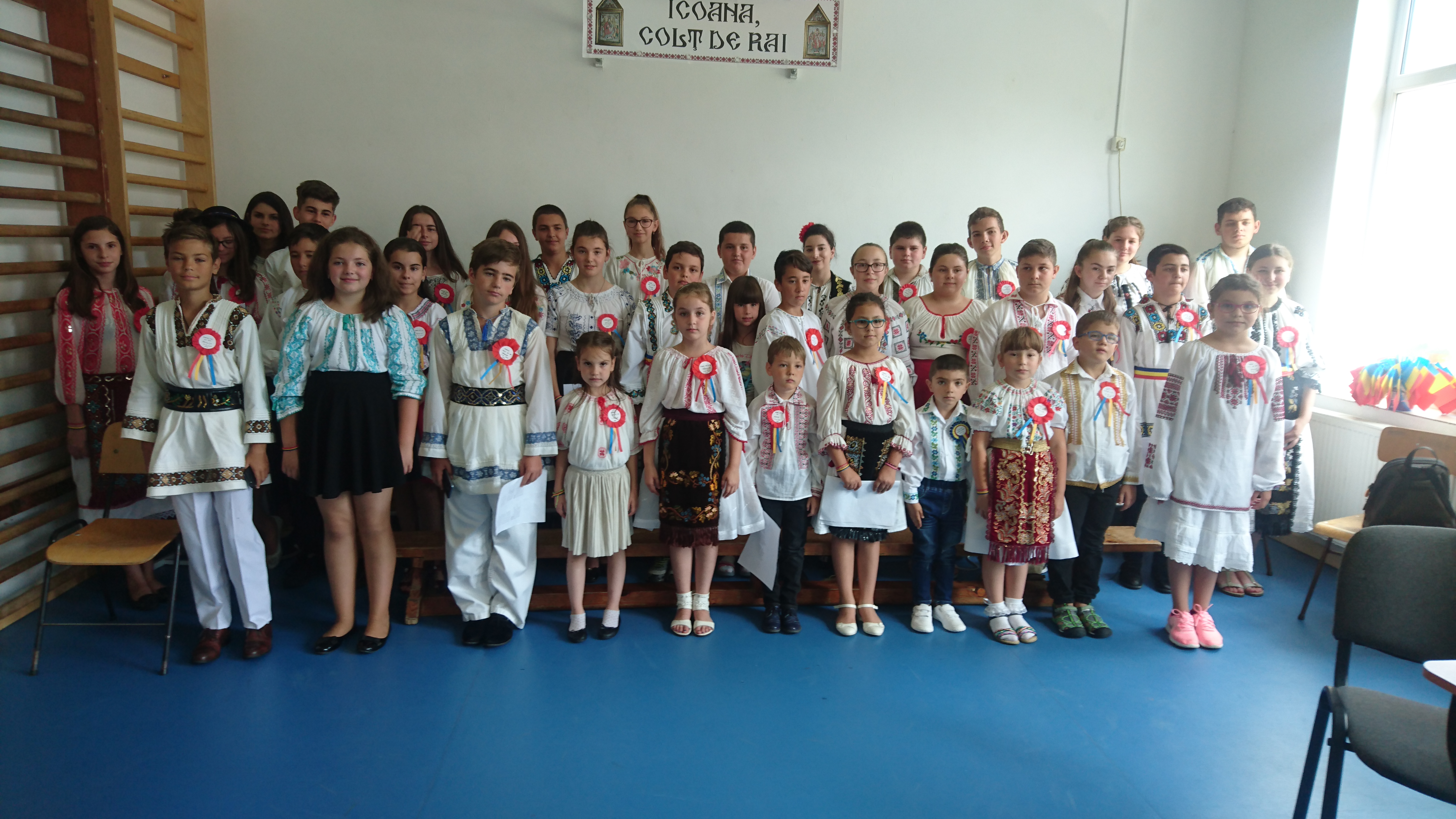 „Micul Apostol”, tabără de iconografie pe sticlă