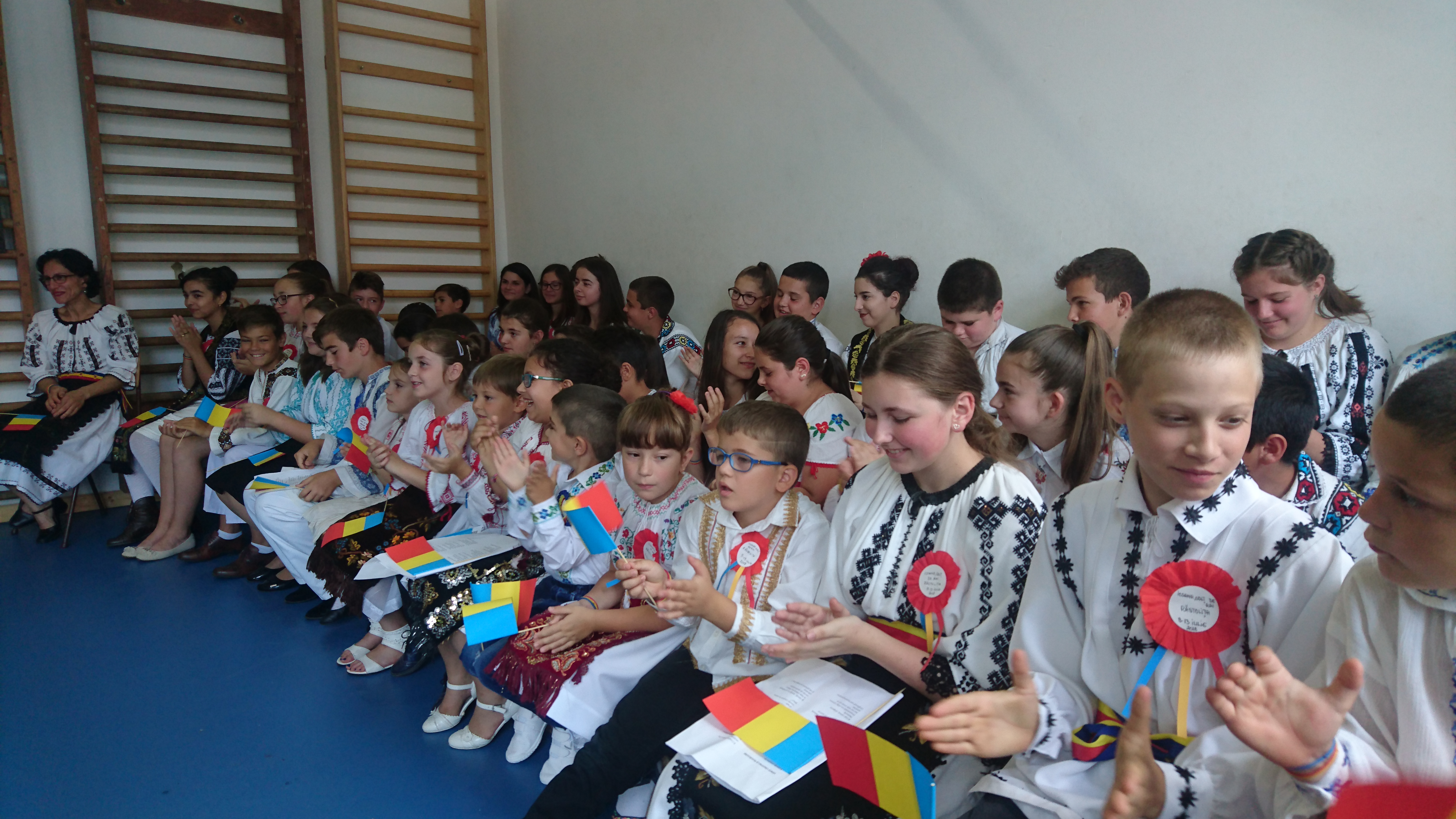 „Micul Apostol”, tabără de iconografie pe sticlă