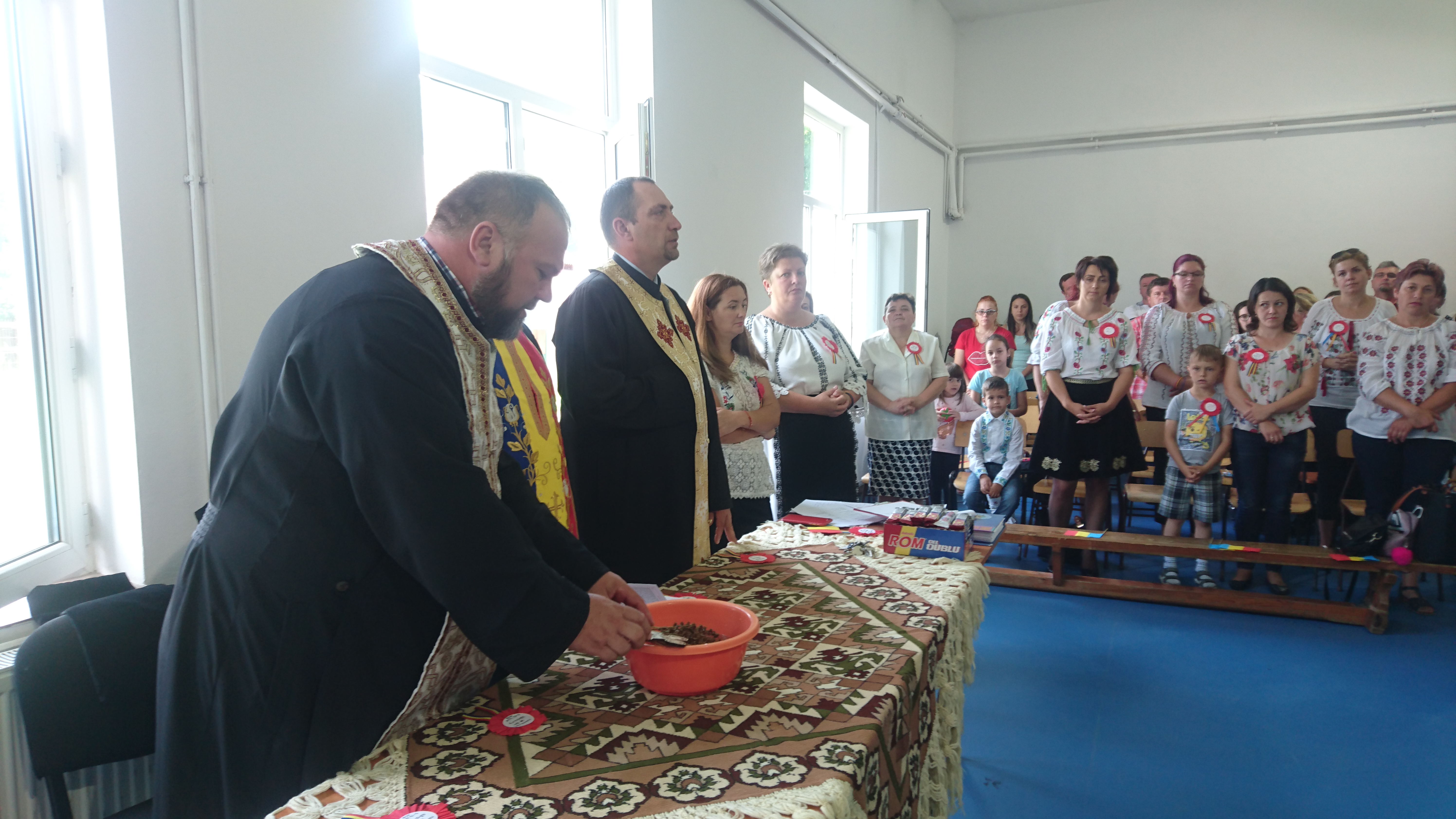 „Micul Apostol”, tabără de iconografie pe sticlă