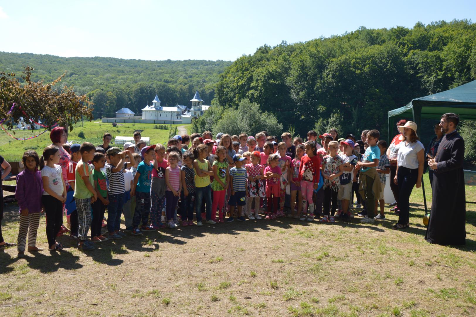 „Copiii - prima prioritate în viața familiei”, la Mănăstirea Lipova