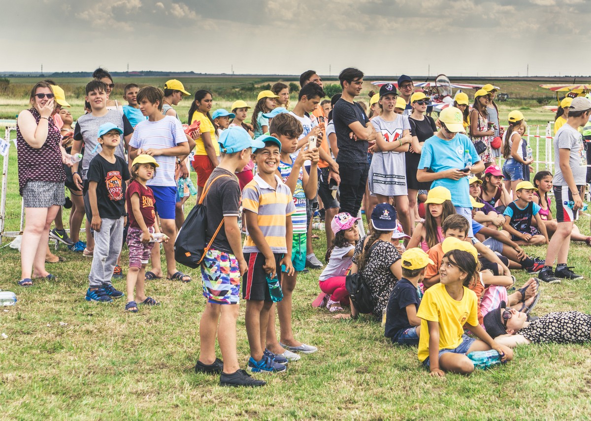 Tabără la malul mării, vis împlinit pentru 180 de copii