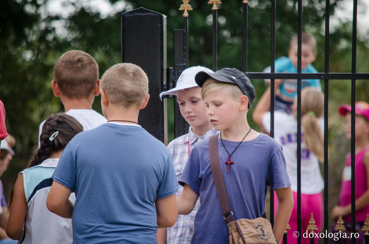 Tabăra din pridvorul satului - sau cum m-am împrietenit cu Ionuț -