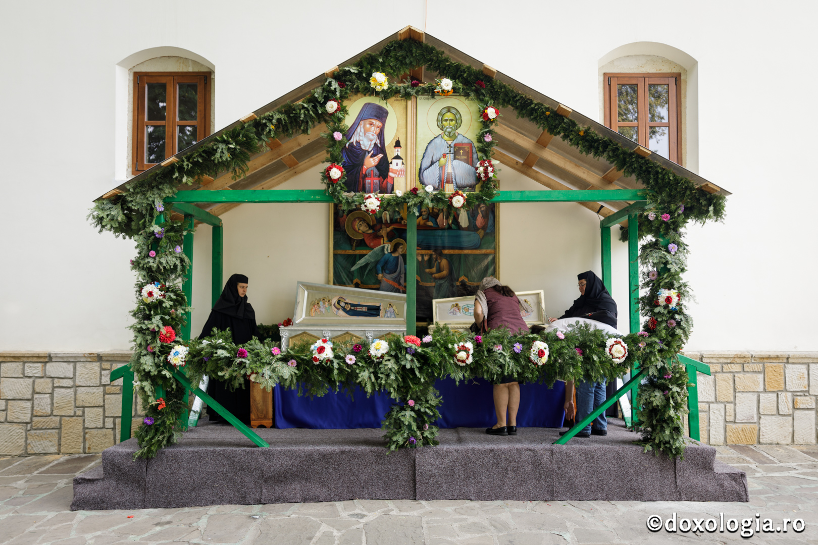 „Atât Sfinții Brâncoveni, cât și Sfântul Iosif de la Văratec, au fost definiți prin lepădarea de sine și starea de jertfă”